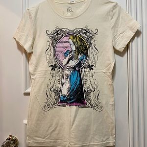NWOT Alice in wonderland t shirt